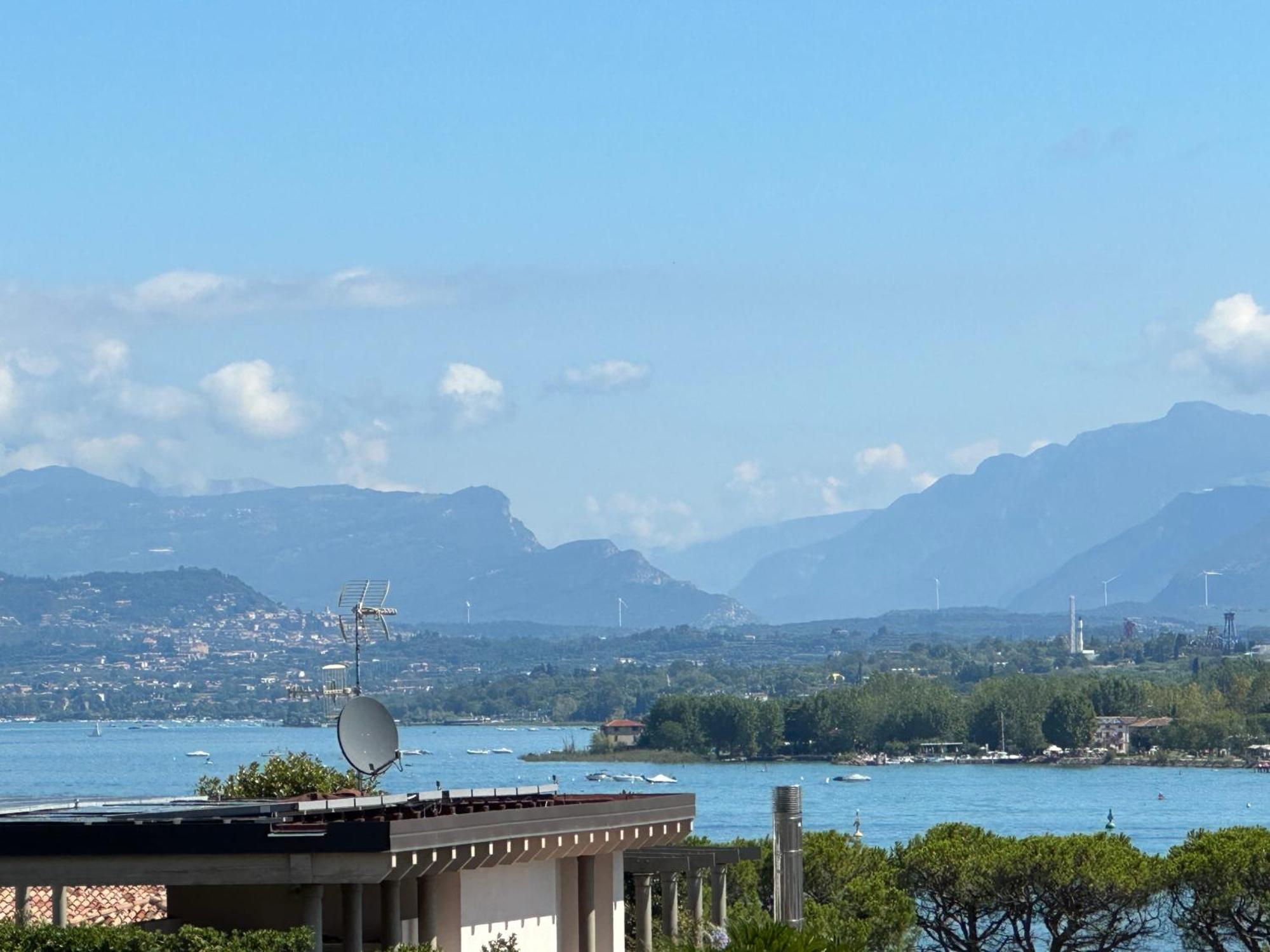 Villa 70 Peschiera del Garda Exteriör bild
