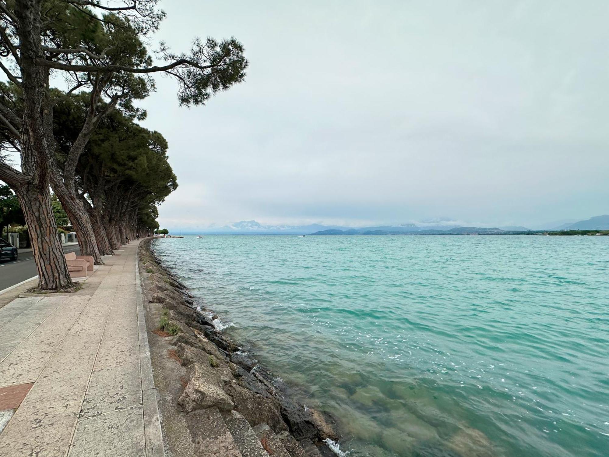 Villa 70 Peschiera del Garda Exteriör bild