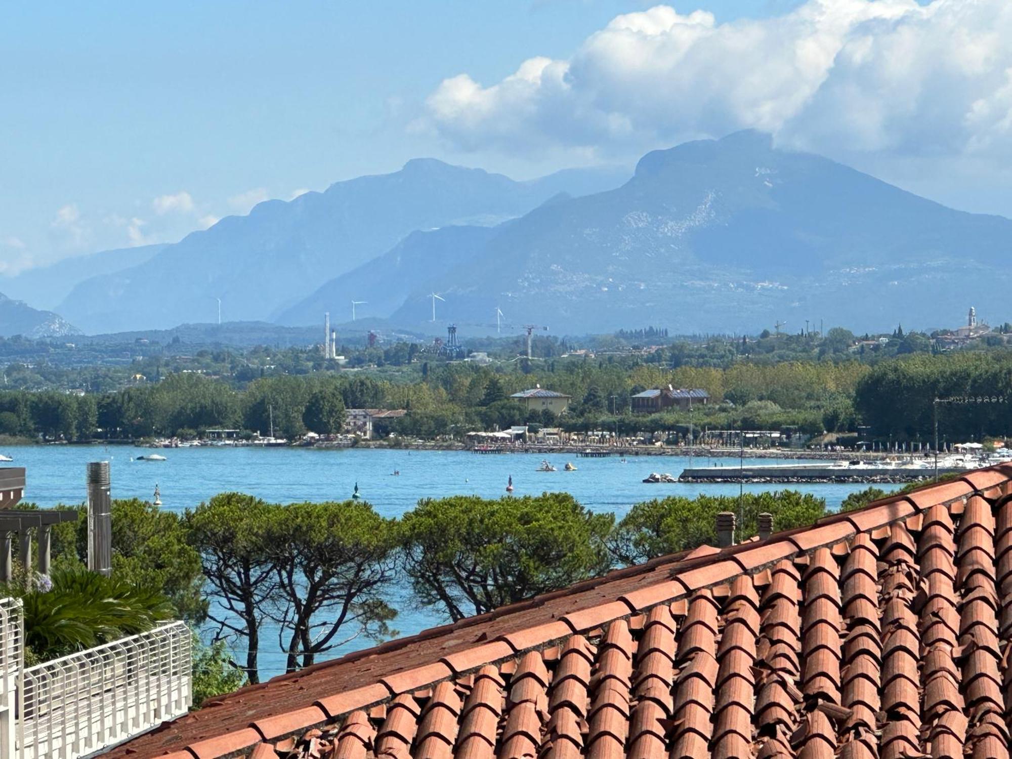 Villa 70 Peschiera del Garda Exteriör bild